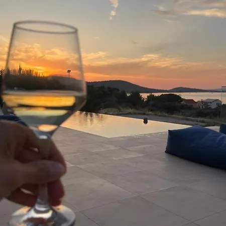 View Вилла Ugrinici
